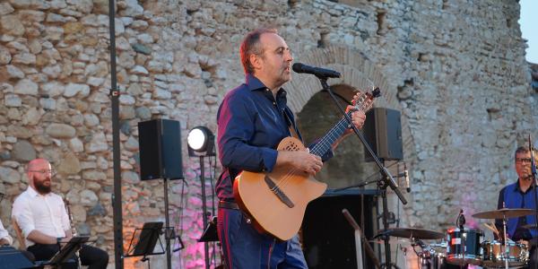 Mig miler de persones s'apleguen a Centcelles al concert dels 25 anys de Tàrraco com a Patrimoni Mundial