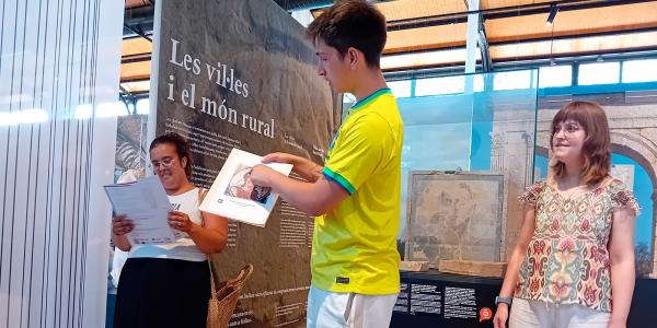 Els alumnes del programa INSERLAB de la URV desenvolupen materials de lectura fàcil al MNAT
